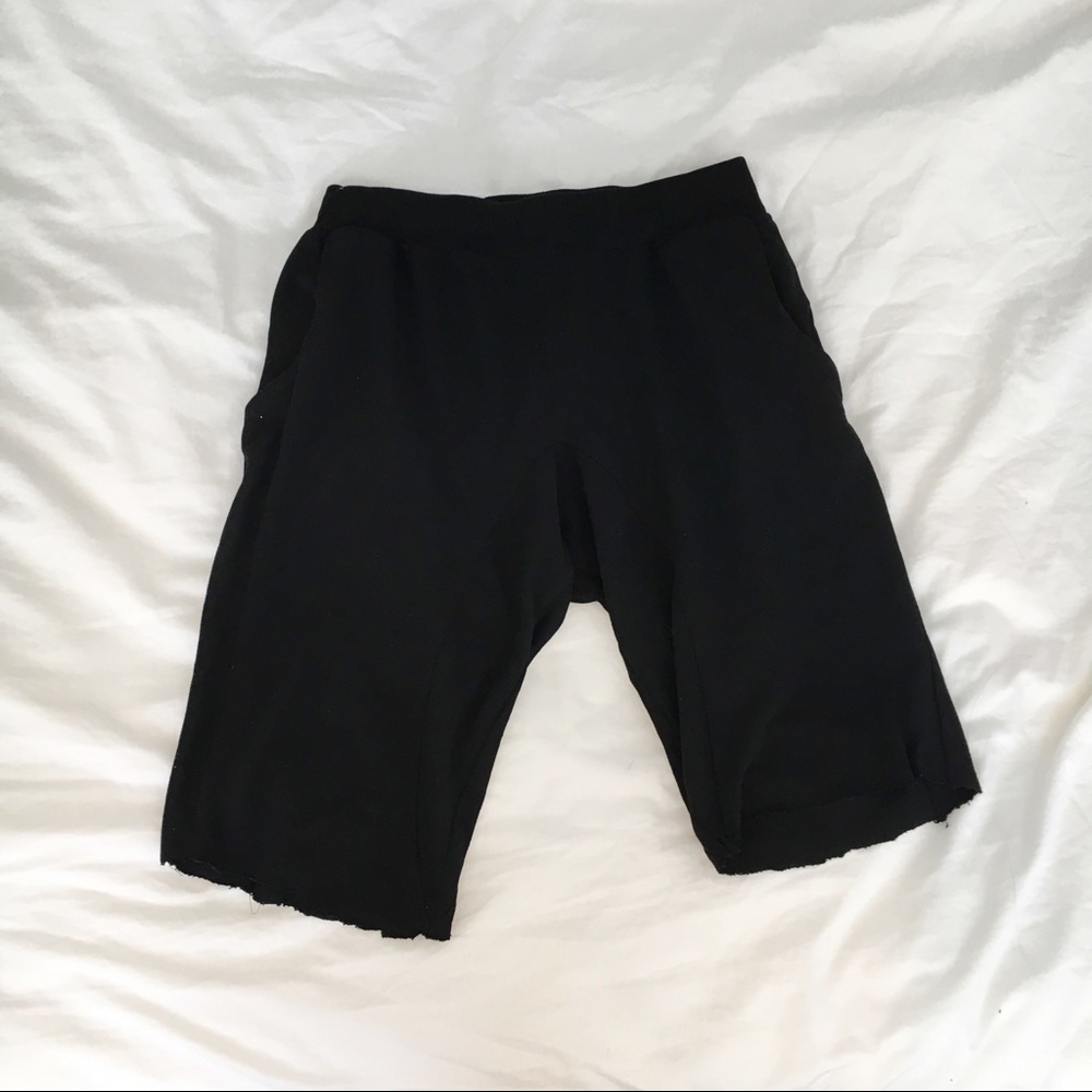 Broken Xpress cotton black shorts